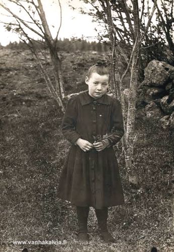 Sahamäen Lempi
Kuvassa Sahamäen Lempi eli Lempi Kykyri (s. 1908, myöh. Nissi, Kykyri 25). Kuva näyttäisi olevan Jukka Hakalan ottama.
Keywords: Kykyri Sahamäki Nissi