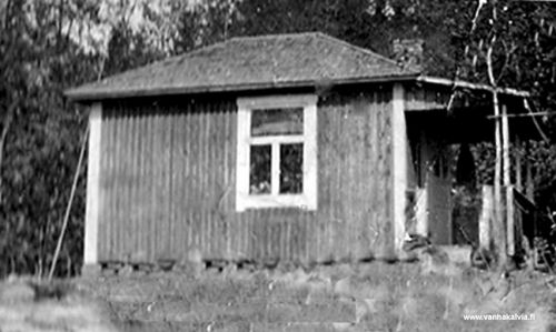Tuhunula Kakkarluodossa
Kämppä oli Kakkarluodon "nokalla". Sen rakensivat Valtteri Tikanoja, Antti Vähähyyppä, Eemil Miekkoja ja Lauri Nurila. Kakkarluodossa oli alkuun vain kaksi kämppää: Kristiaaninkämppä  ja Tuhunula. Kuva on 1950-luvulta.

Kämppä purettiin 60-luvun alkupuolella uuden omistajan toimesta ja uusi huvila rakennettiin  samalle tontille.


