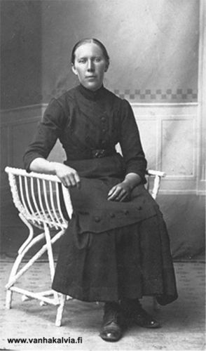 Tuntematon nainen
Kuva on ehkä 1910-luvulta, mutta muuta kuvasta ei tiedetä. Jos tunnistat henkilön, laittaisitko viestin osoitteeseen outi.jarvi (at) gmail.com. Kiitos avustasi!
