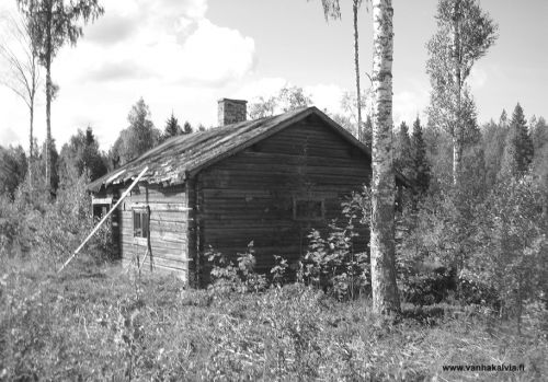 Uuenhauvan mehtäkämppä
Kohta hajoamassa oleva Uuenhauvan mehtäkämppä. Kämppä on Haapaniemestä lähtevän metsäautotien varressa 1-2 km eteentulevan risteyksen oikealla puolella,  noin 200 m pois tieltä.

Keywords: Uusihauta Haapaniemi 