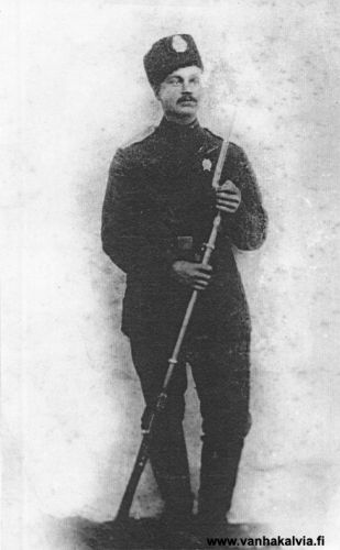 Viljam Telin
Kuvassa Viljam Kustaanpoika Telin, syntynyt Välikylässä 21.4.1870, kuoli 14.6.1913 (Thelin 6). Kuva lienee otettu Viljamin ollessa sotaväessä Venäjän vallan aikana.


Keywords: Telin Thelin 