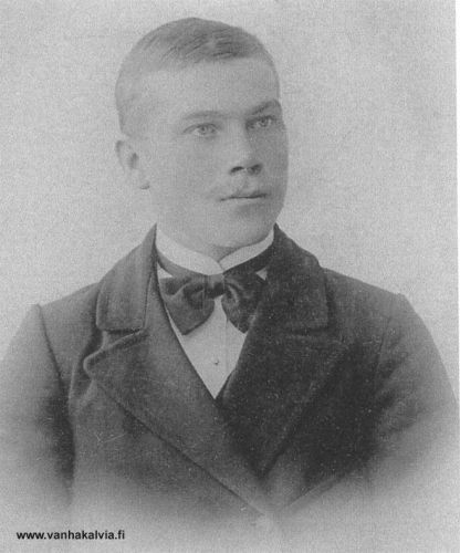 Viljam Järvi
Juho Viljam Järvi s. 04.04.1877 k. 10.10.1936 veneessä matkalla Kongenkarista Kokkolaan.
Viljam muutti Viipuriin ja tapasi siellä Serafiina Abelintytär Rouhiaisen, josta tuli hänen vaimonsa. Serafiina oli syntynyt 06.03.1879 Viipurissa, k. 20.09.1934 Kongenkarissa Ruotsalolla.
Keywords: Järvi Rouhiainen Viipuri